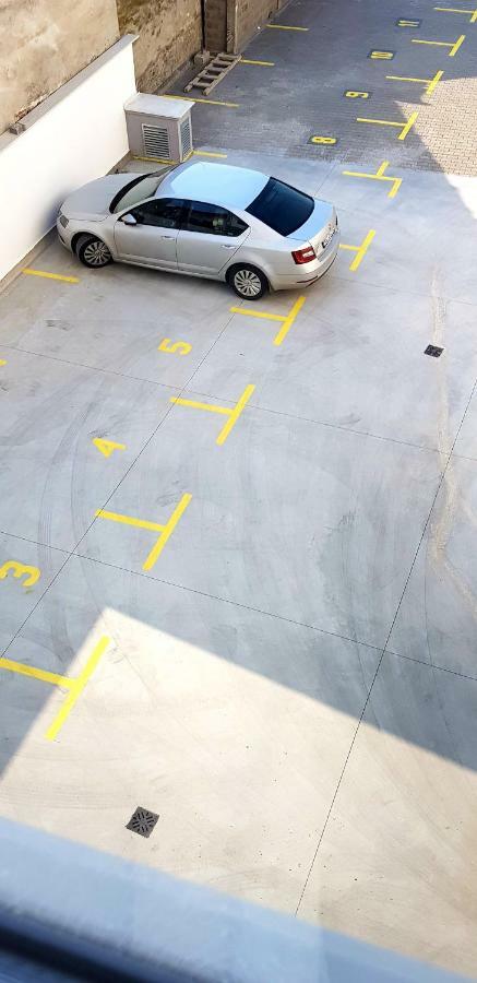 Uki-Modern Apartment With Parking نوفي ساد المظهر الخارجي الصورة