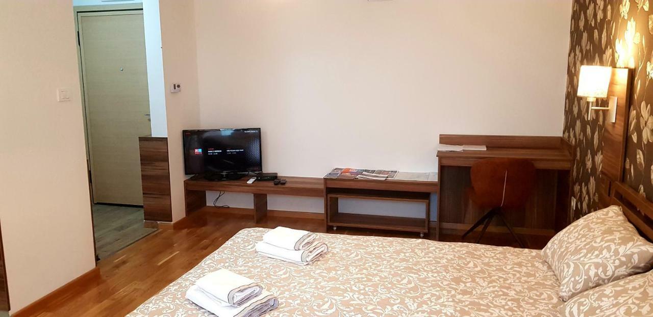 Uki-Modern Apartment With Parking نوفي ساد المظهر الخارجي الصورة